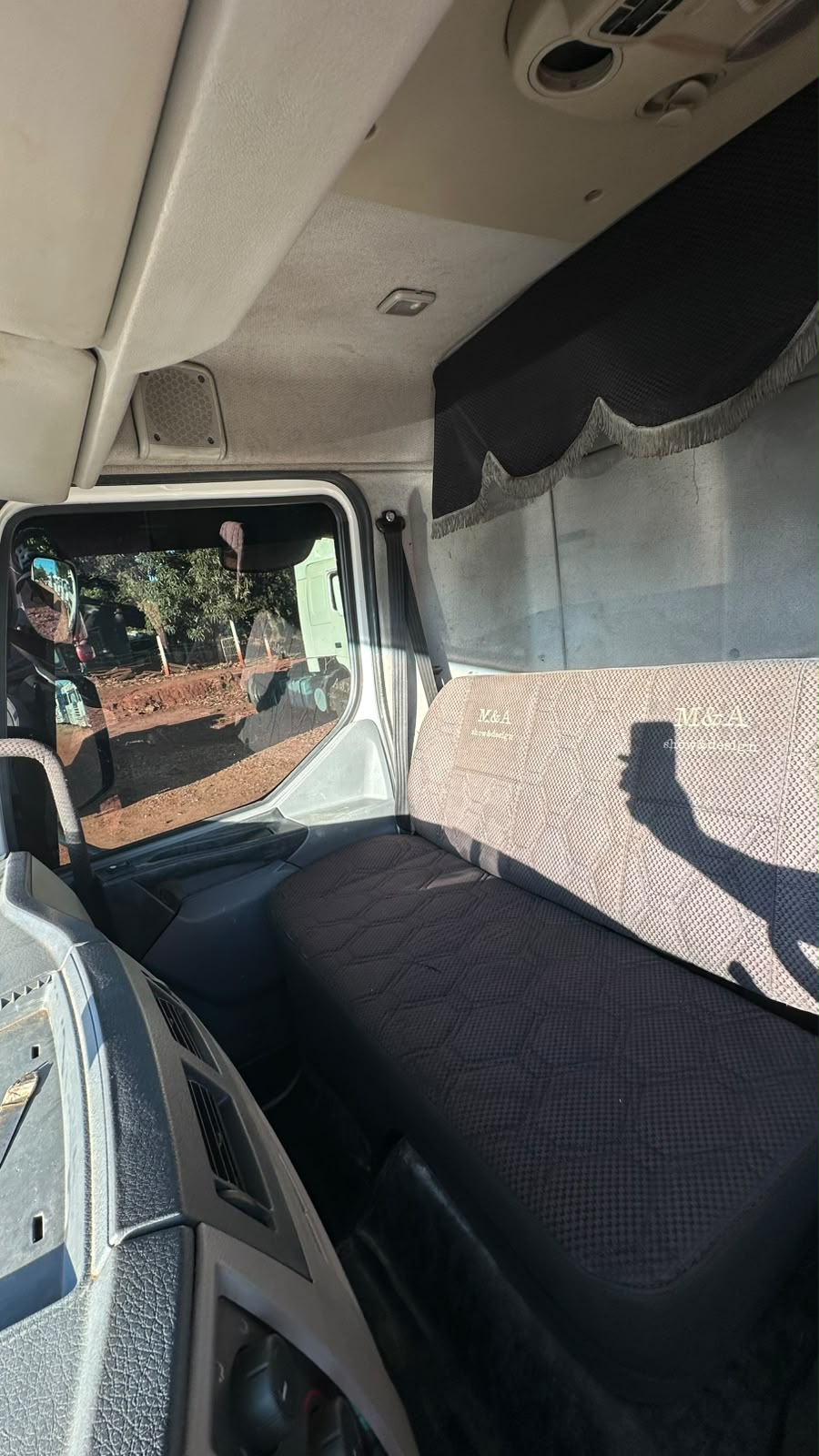 Volvo VM 330