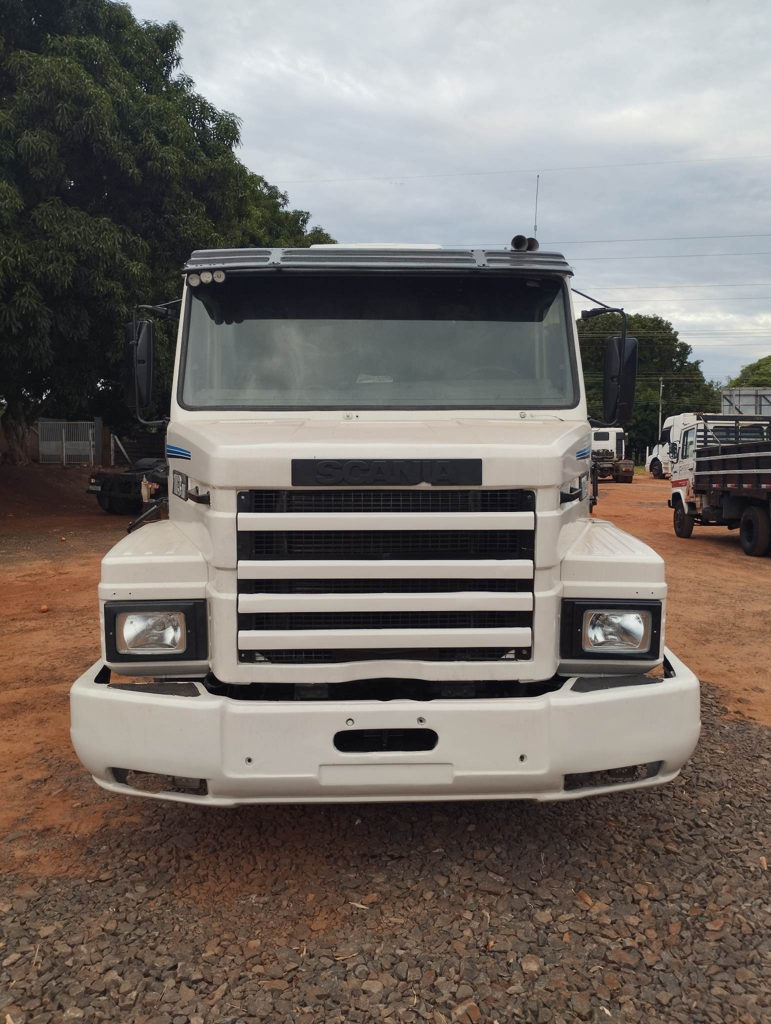 scania 113 de frente