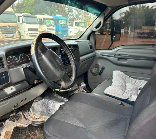 Ford F-4000 2004 cheio